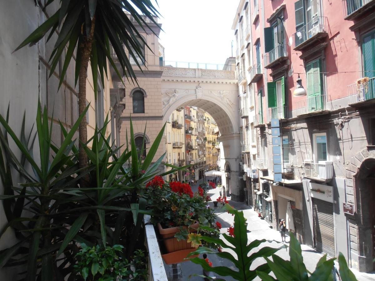 La Residenza Napoli Chiaia Short Let Apartment Superior Via Chiaia 82 Екстериор снимка