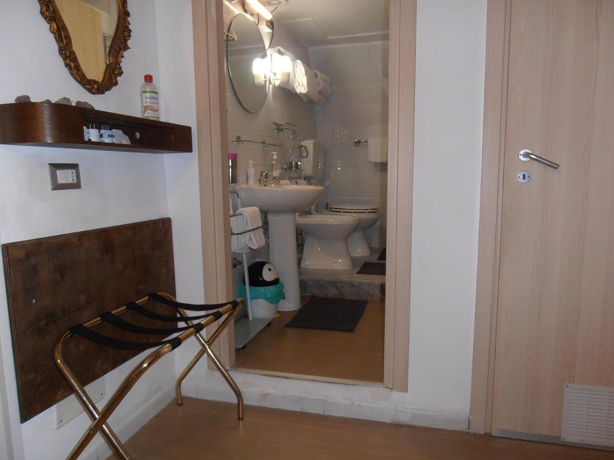 La Residenza Napoli Chiaia Short Let Apartment Superior Via Chiaia 82 Екстериор снимка