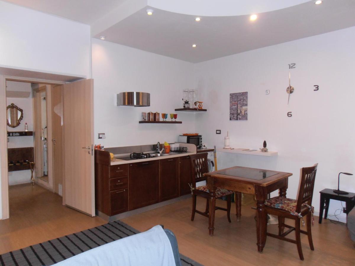 La Residenza Napoli Chiaia Short Let Apartment Superior Via Chiaia 82 Екстериор снимка