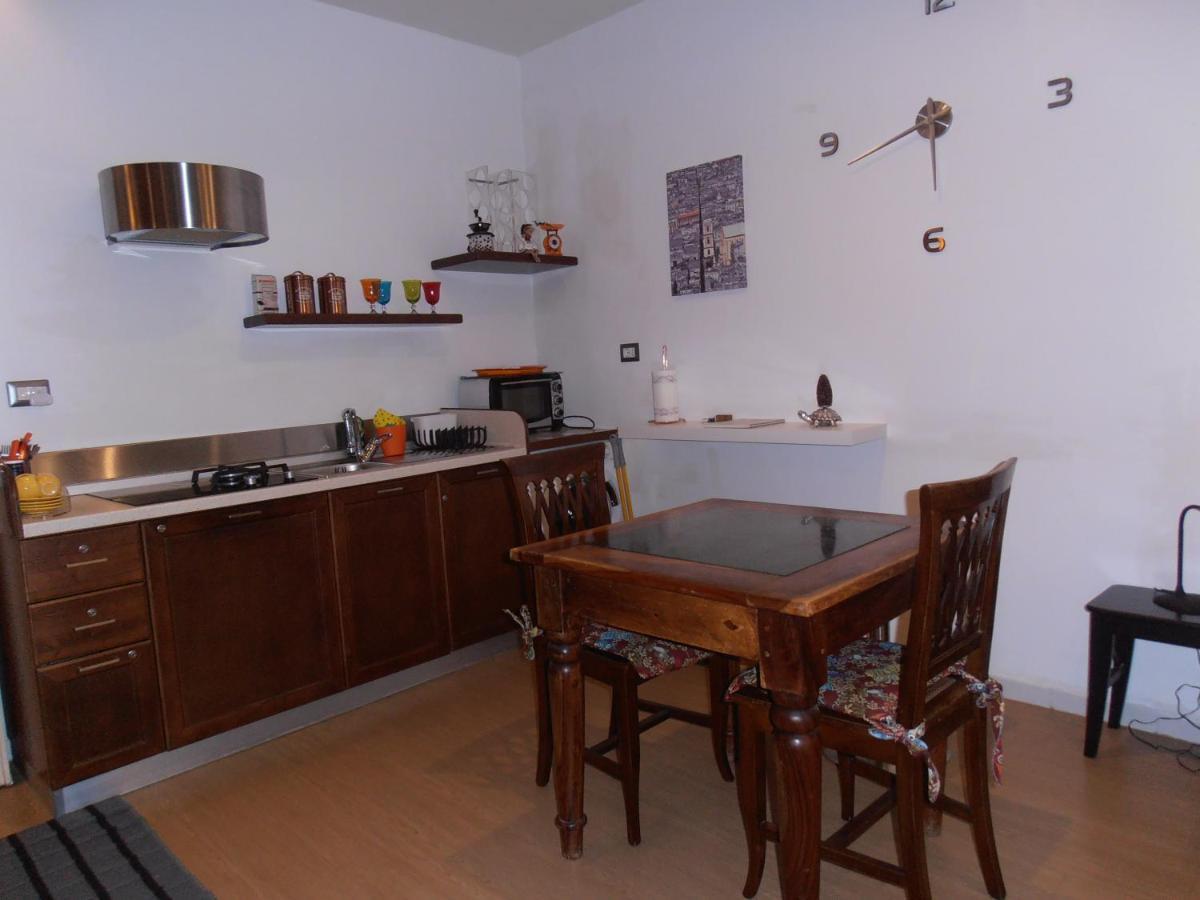 La Residenza Napoli Chiaia Short Let Apartment Superior Via Chiaia 82 Екстериор снимка