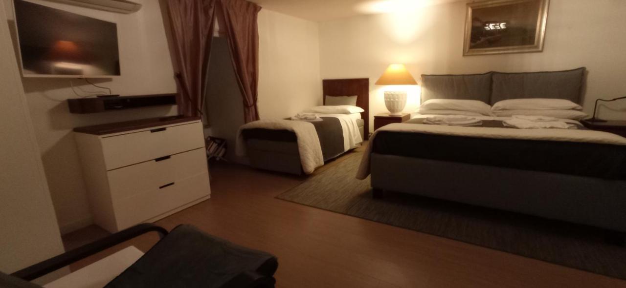 La Residenza Napoli Chiaia Short Let Apartment Superior Via Chiaia 82 Екстериор снимка