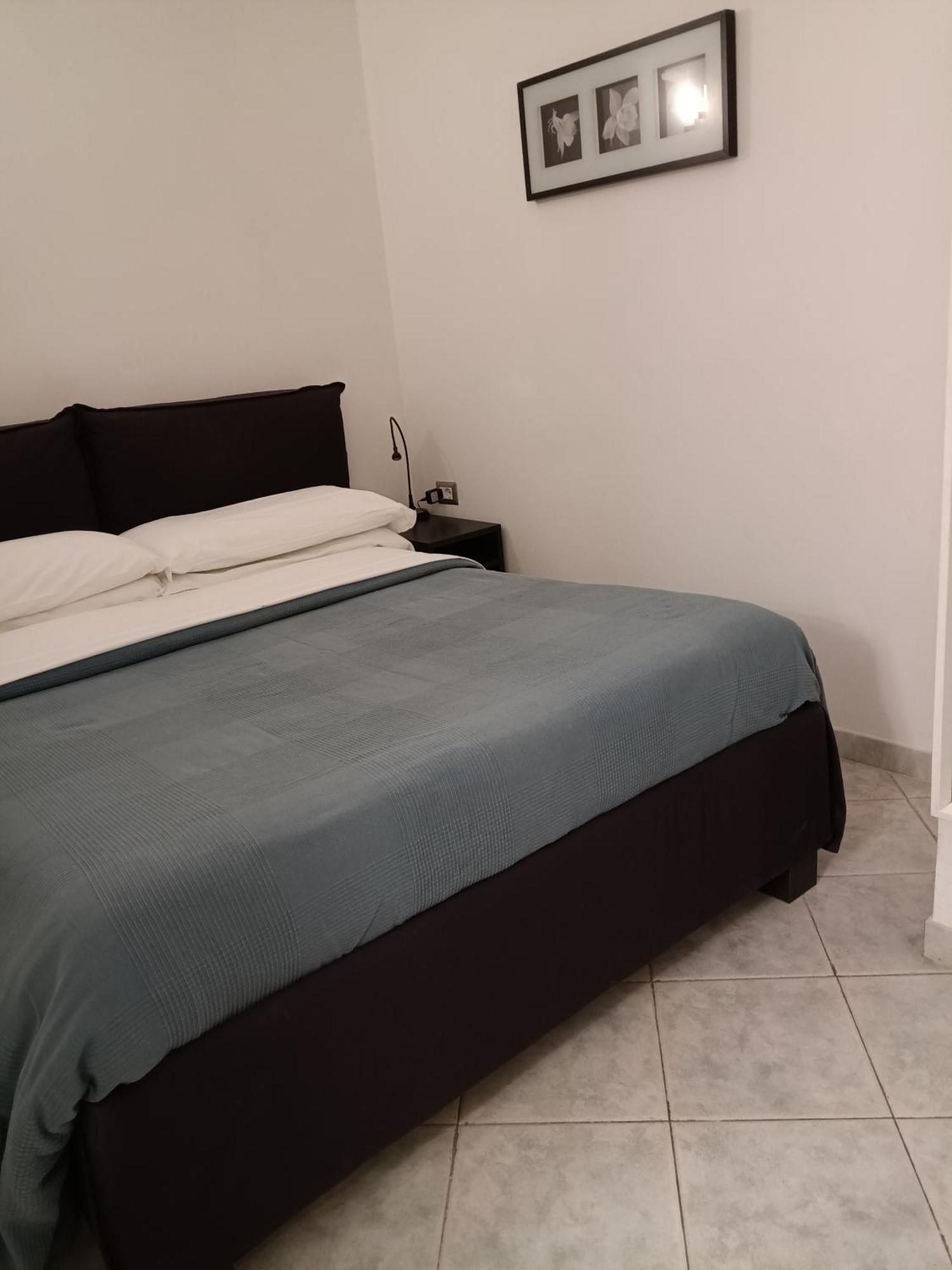 La Residenza Napoli Chiaia Short Let Apartment Superior Via Chiaia 82 Екстериор снимка