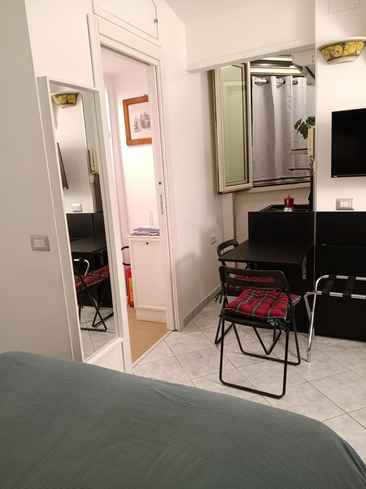 La Residenza Napoli Chiaia Short Let Apartment Superior Via Chiaia 82 Екстериор снимка