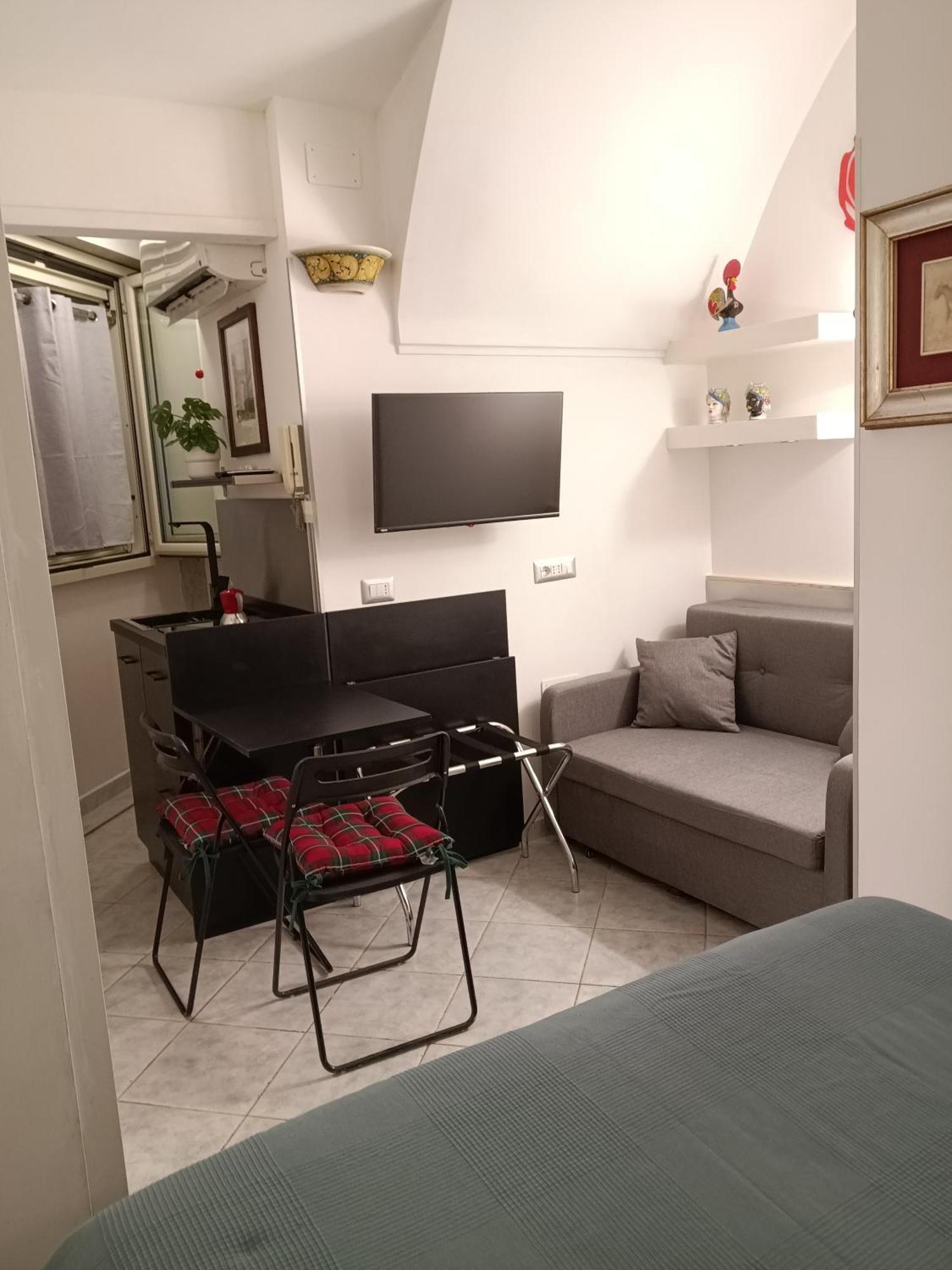 La Residenza Napoli Chiaia Short Let Apartment Superior Via Chiaia 82 Екстериор снимка
